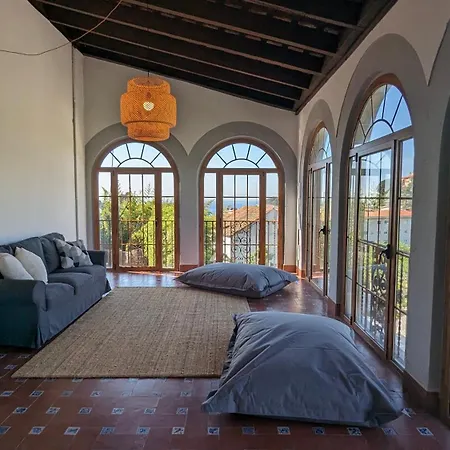Historic House 5 Minutes Walk From The